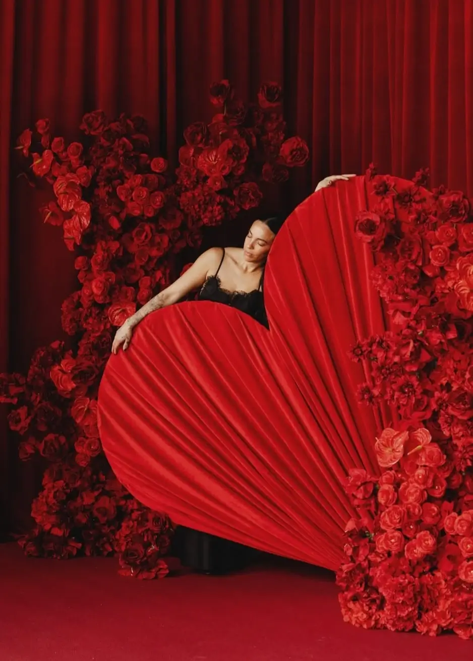 Месец на любовта – снимка 1